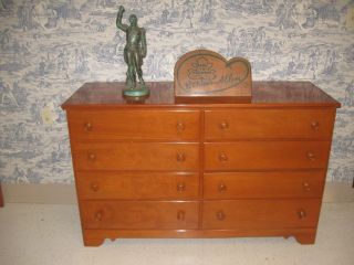 Vintage Ethan Allen Baumritter Solid Maple 8 Drawer Dresser Made in 