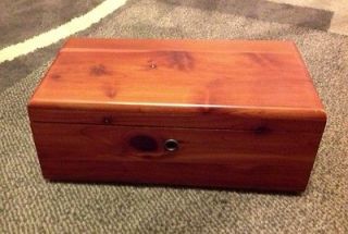   Lane furniture small cedar wood box chest Finleyville Furniture Co