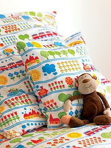 Train Design Cot Duvet And Pillow Set   childrens room