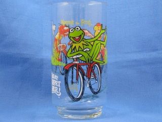 The Great Muppet Caper Kermit the Frog 1981 McDonalds Glass Tumbler 