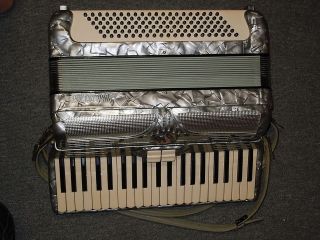 Vintage Busilacchio Piano Accordion 120 Button Bass Style 2 Tone Made 
