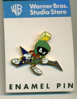 Marvin the Martian plays guitar hat lapel pin enamel Warner Brothers 