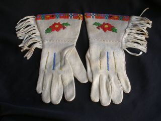   Antique Native American Indian Rare Ladies Beaded Gauntlets gloves