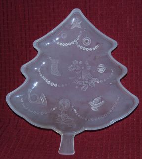 Home Beautiful Crystal 13.5 Christmas Tree Shaped Serving Platter 