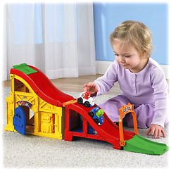 fisher price little people race track in Little People (1997 Now 