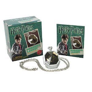 Harry Potter Slytherins Locket Horcrux Kit & Sticker Book (Mega Mini 