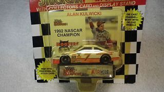   Champions Alan Kulwicki Hooters 7 Thunderbird 1992 NASCAR Champion