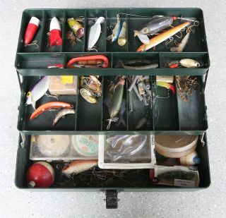 Vintage Tackle Box with Lures  Wood South Bend Comb. Minnow, Rapala 
