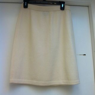 Absolutly Gorgeous Ivory St. John Dress Skirt Size 10 Santana Knit