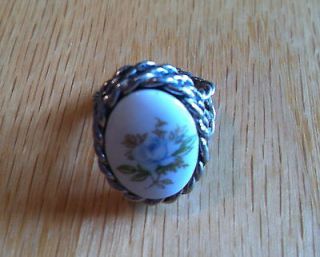 sarah coventry blue flower ring  9 99