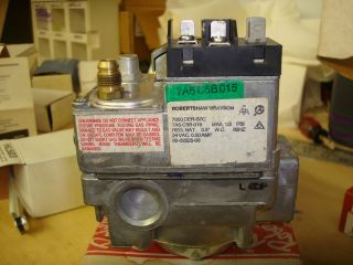 720 050 Robertshaw Dual Gas Valve Model 7200 Electronic Ignition Free 