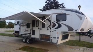   LITE 27BHS BUNK HOUSE 5TH WHEEL W/ OUTSIDE KITCHEN. HOLIDAY SALE