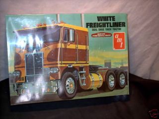 model semi tractor white freightliner  85 00