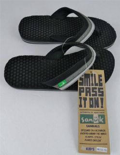 NWT SANUK BUBBLER KIDS Black Flip Flops Sandals Shoes Thongs Size M 