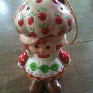 Vintage 1983 Strawberry Shortcake Ornament Scented Figurine Figure 