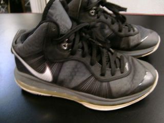 NIKE AIR LEBRON JAMES FLYWIRE BASKETBALL SHOES SIZE 7Y SILVER 2010 