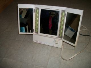 Clairol True to Light Makeup Mirror Lighted LM 8 Outlet