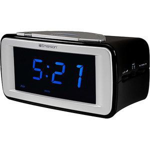 Emerson Smartset Dual Alarm Am FM Clock Radio with Surealarm