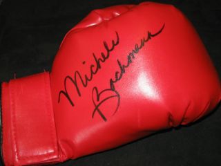 RARE Michele Bachmann Republican Potential Nominee Signed Boxing Glove 