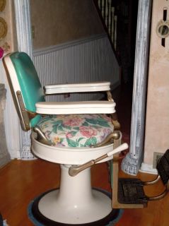 antiqueworkingtheokochsbarberchair002