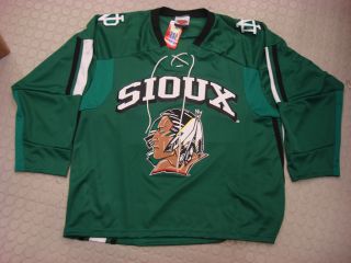 Und North Dakota Fighting Sioux K1 Hockey Jersey Green WCHA