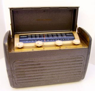 Antique Vintage Portable Table Radio General Electric GE Mod 250 Steel 