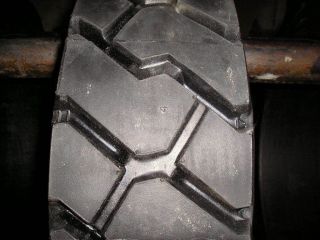 Industrial Lug 21x7x15 Solid Retreads Forklift Tires 21715, 21 7 15