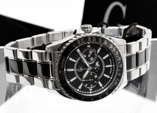 This is a very fine Ladies watch from Guess Collection. These watches 