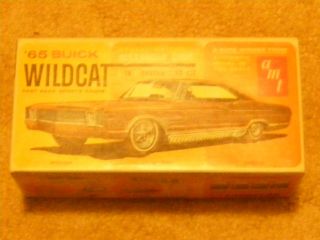 AMT 65 Buick Wildcat 1 25 Scale Model Used