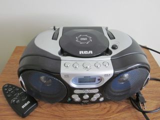   COMPACT DISC AUDIO/REMOTE/DIGITAL RADIO / TWIN BASS STEREO SPEAKERS