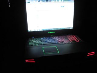 RED Alienware M17x R2   dual HD 5870 in crossfireX   i7 740qm  8 gb 