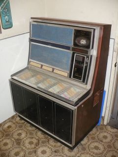 Vintage Seeburg Stereo 160 Jukebox with 45 RPM Records