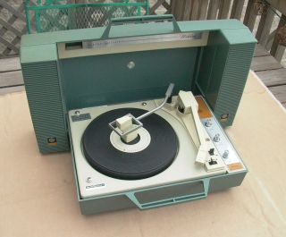 Vintage General Electric GE Wildcat V933p Portable Record Player