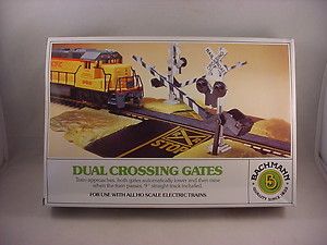 Bachmann HO Scale Toy Electric Train Dual Crossing Gates