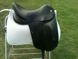 16 5 Cliff Barnsby Avg Dressage Saddle Black Wide Tree