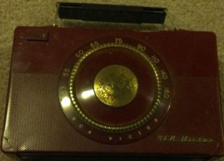 Vintage RCA Victor Battery Powered Radio Dark Red Nice Condition