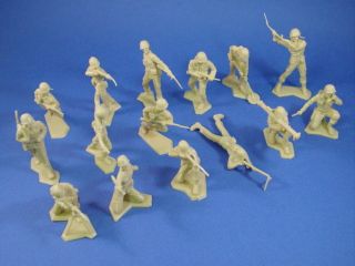 Toy Soldiers 24 Marx Battleground Playset WWII US Army Tan GIs Figures 