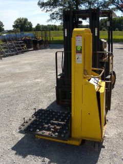 Presto B552 2000 Battery Powered Stacker Fork Lift with Roller 