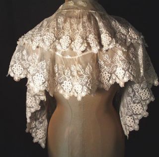 Fabulous Vintage Wearable Schiffli Guipure Wide Lace Collar Fichu with 