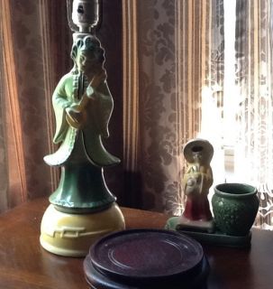 Beautiful Gonder Asian Oriental 1950s Figurine Table Lamp