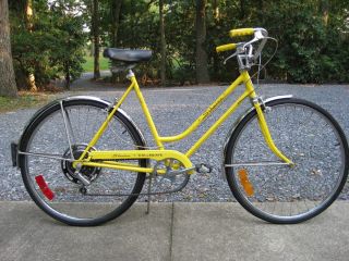 1975 Schwinn Collegiate 26 Bicycle 5 Speed Bike