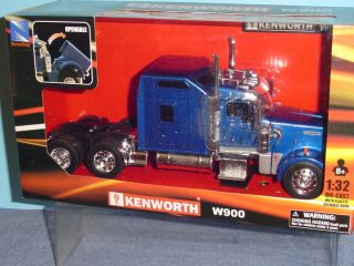 KENWORTH W900 BIG RIG TRACTOR with SLEEPER BLUE 1 32 by NEW RAY