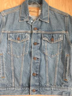 Levis Jean Jacket Womens Size M Barely Used Light Wash Standard 