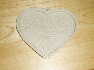   Family Heritage Stoneware Bountiful Heart Cookie Mold 2004
