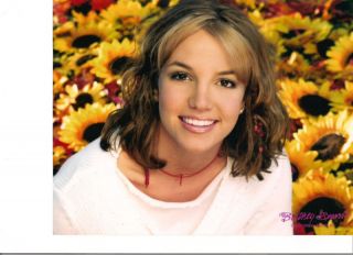 BRITNEY SPEARS YOUNG INNOCENT FLOWERS PHOTO