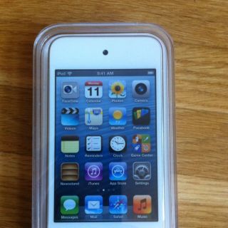  Apple iPod Touch 4th Generation White 16 GB