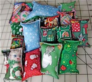 30 CHRISTMAS CATNIP BAGS 2 SIZES HOME GROWN AND HOME SEWN FRESH CAT 