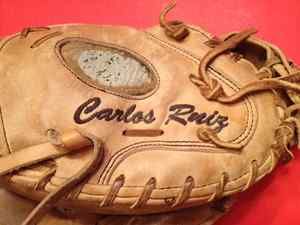 Carlos Ruiz Game Practice Worn Used Catchers Mitt Glove Phillies Great 