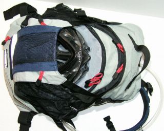 24 Liter Backpack w 2 L Hydration Bladder 72 oz New Adventure Pack 