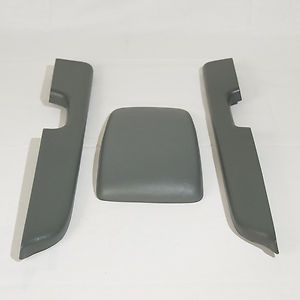 1987   93 Mustang Center Console & Arm Rest Pads (Gray)